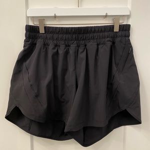 Lululemon Track That Short 5” Mid-Rise Size 10, Black.